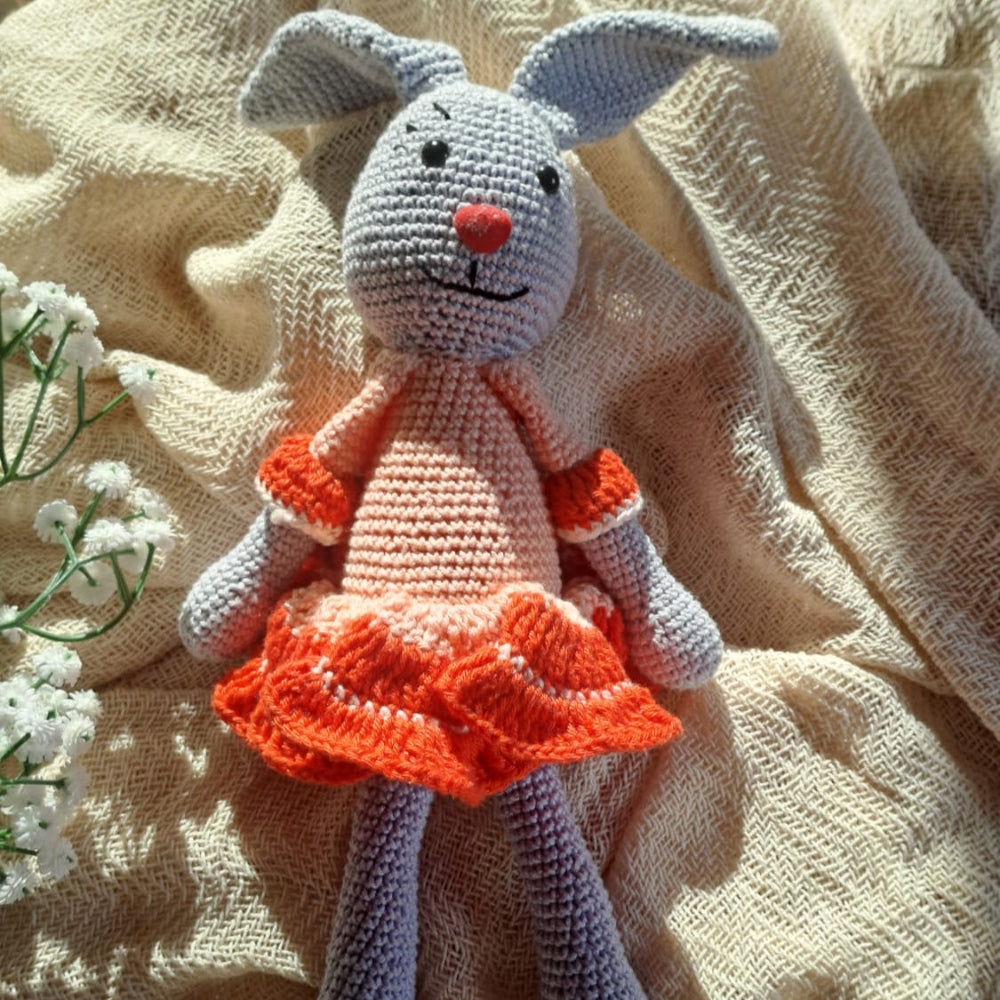 szürke nyuszi ruhácskában horgoló csomag