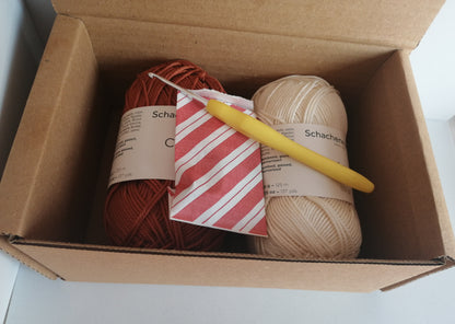 barna macis horgoló készlet tartalma